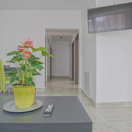 Apartament Ultracentral Silvana Dealul Morii Апартаменти