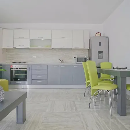 Апартаменти Apartament Ultracentral Silvana Dealul Morii *