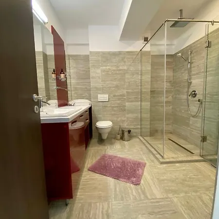 Apartament Ultracentral Silvana Dealul Morii * Брашов